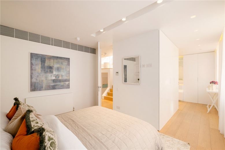 3 bedroom house, Bourdon Street, Mayfair W1K - Available
