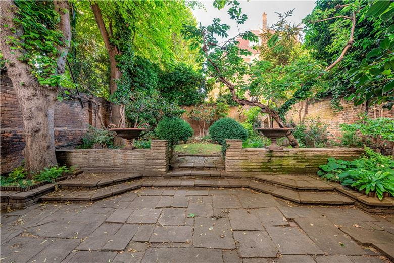 8 bedroom house, Cheyne Walk, London SW10 - Available