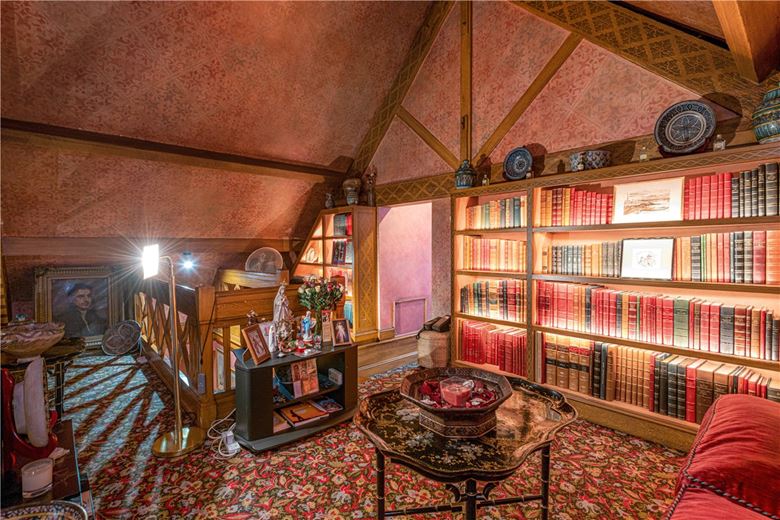 8 bedroom house, Cheyne Walk, London SW10 - Available