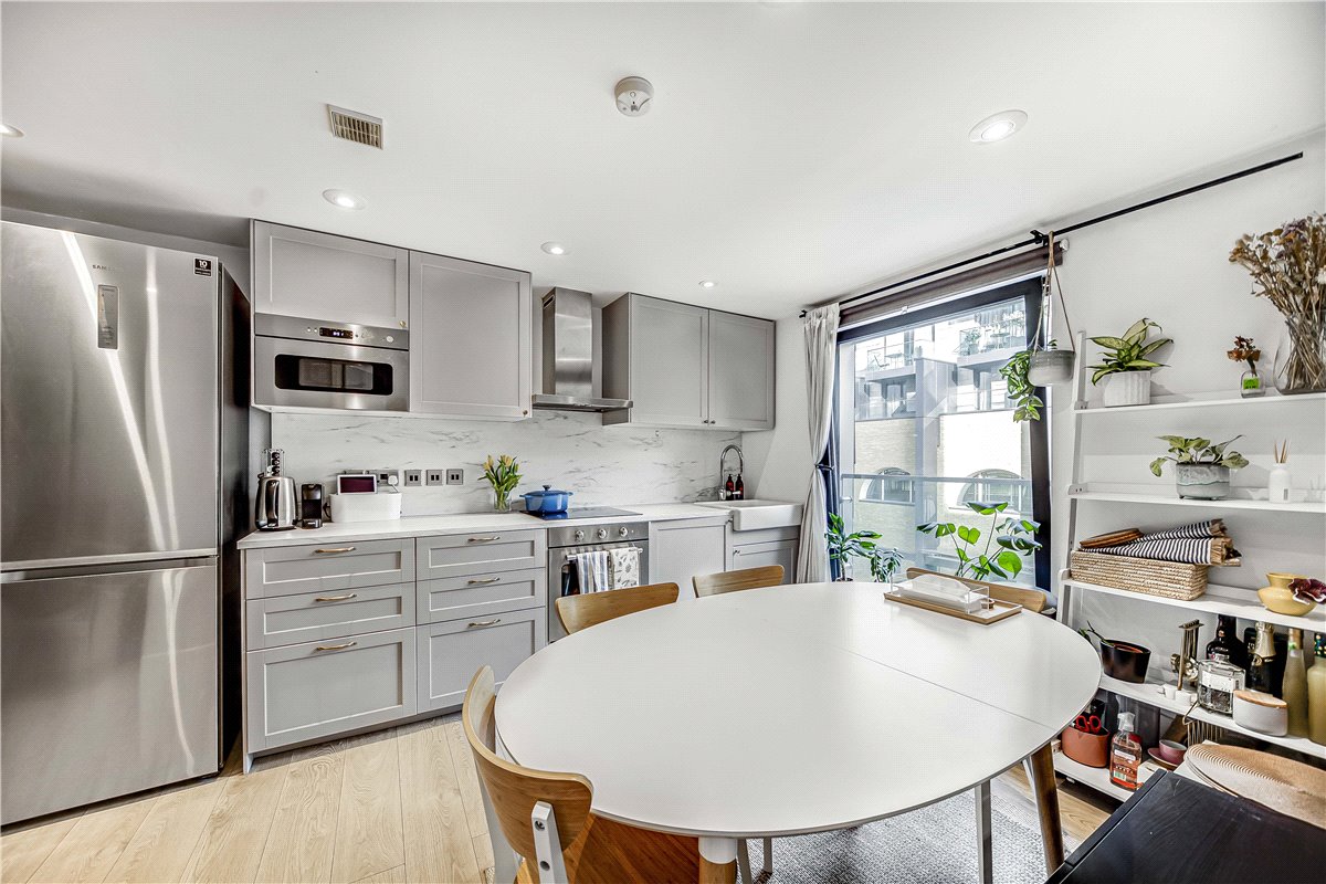 2 bedroom flat, Greenwell Street, Marylebone W1W - Available