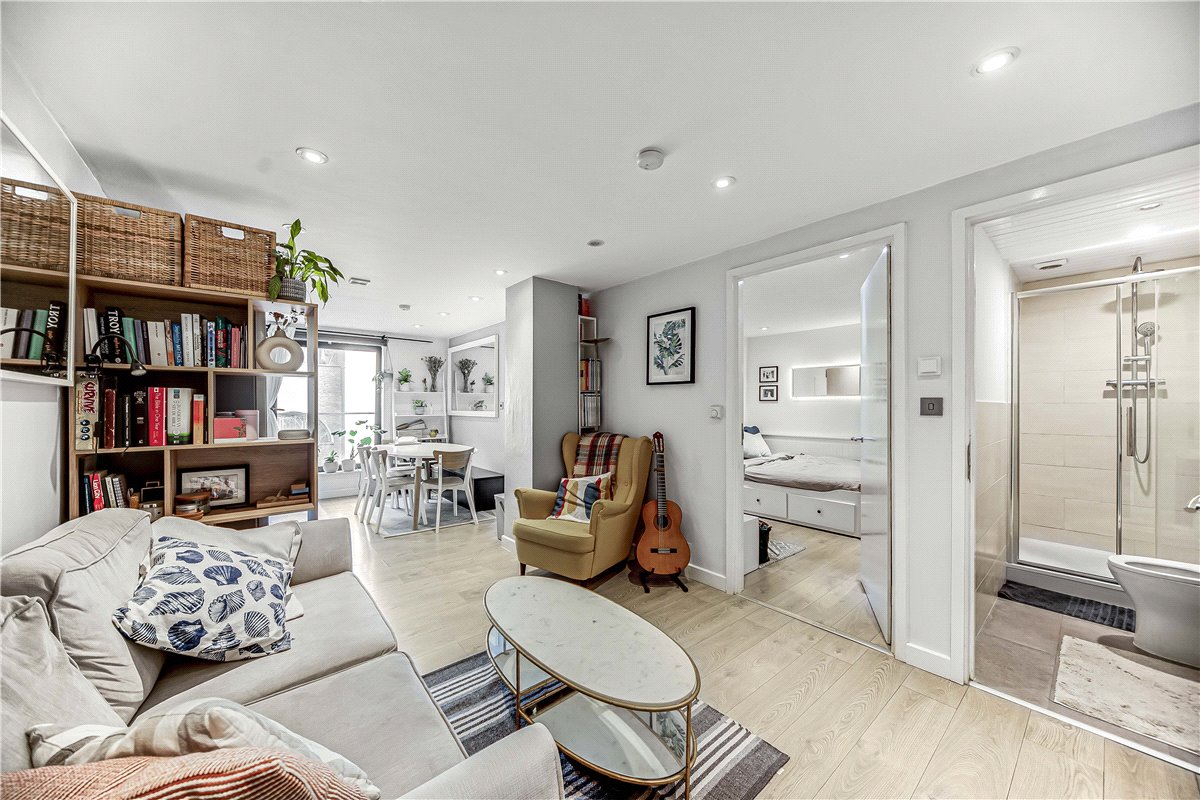 2 bedroom flat, Greenwell Street, Marylebone W1W - Available