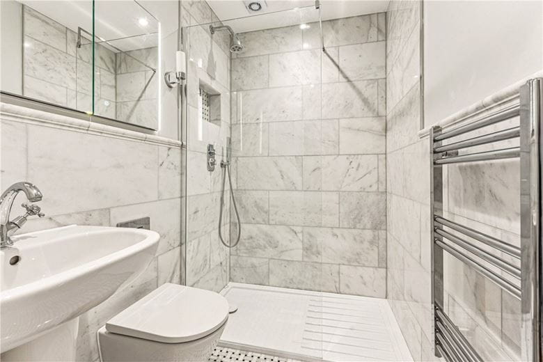 2 bedroom flat, Warwick Square, London SW1V - Available