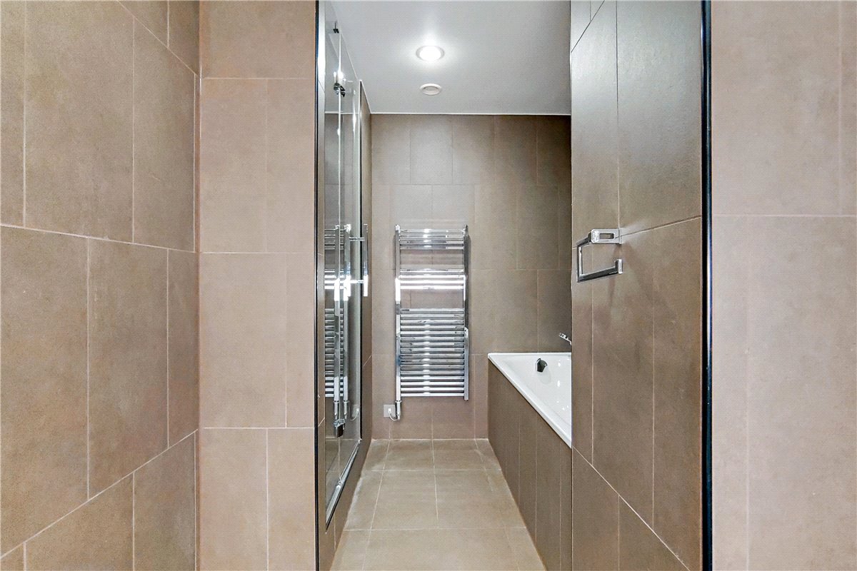 3 bedroom flat, Bolsover Street, Fitzrovia W1W - Available