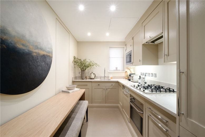 2 bedroom flat, Piccadilly, London W1J - Available