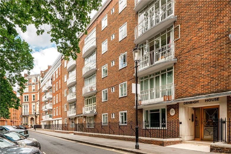 3 bedroom flat, Hans Place, Chelsea SW1X - Sold