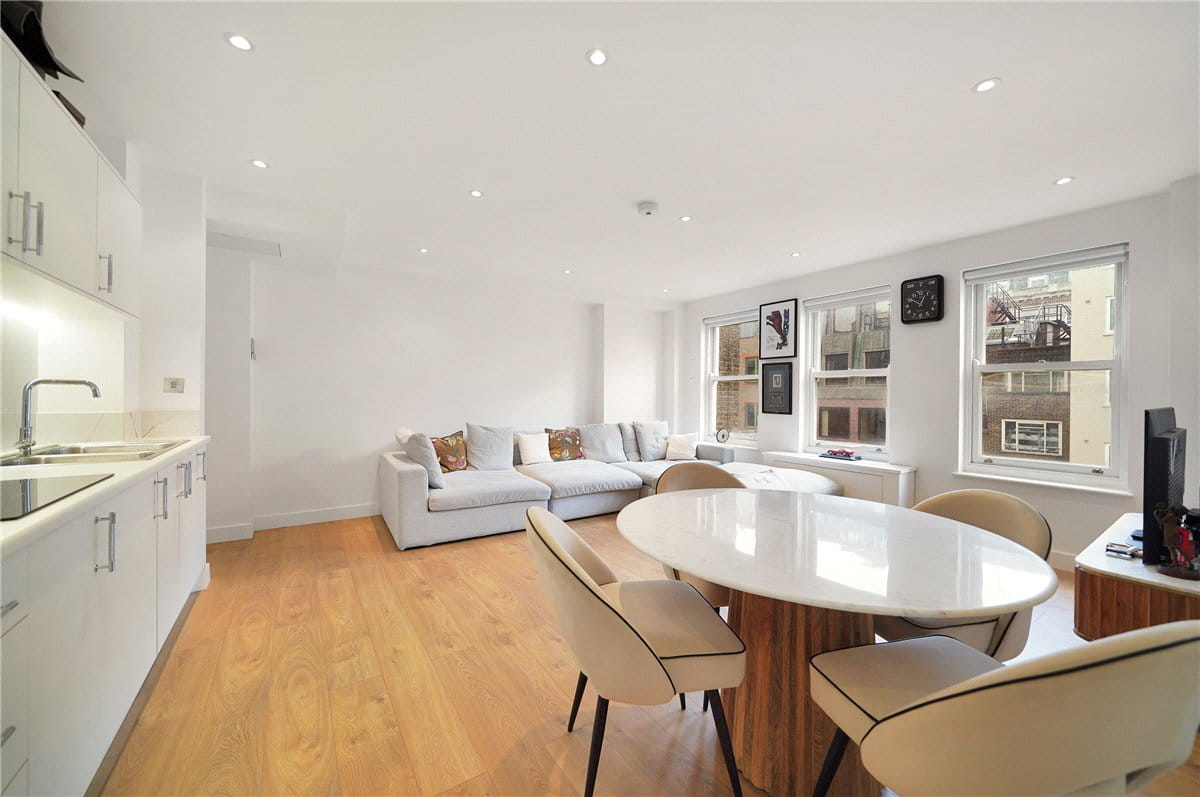 1 bedroom flat, Maddox Street, London W1S - Available