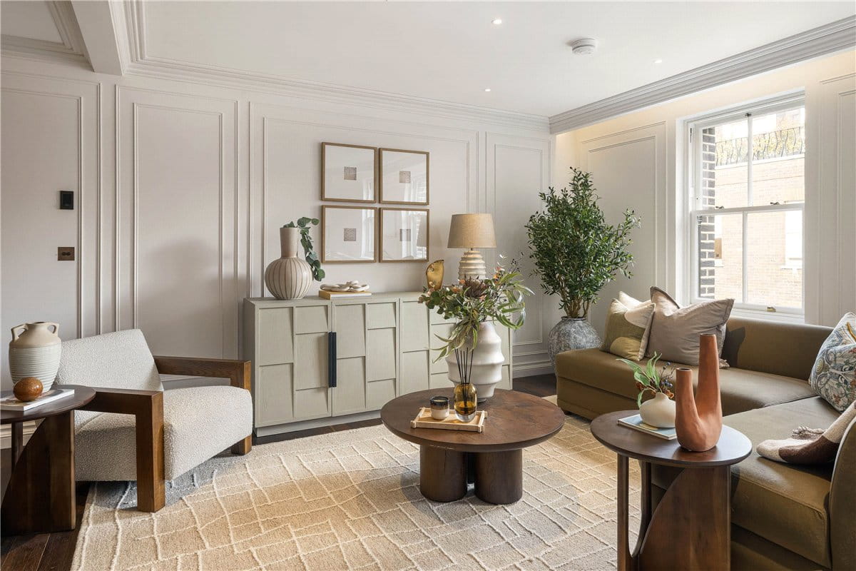 3 bedroom flat, Charles Street, London W1J - Available