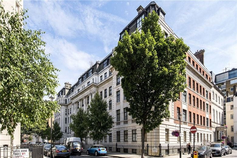2 bedroom flat, Mansfield Street, London W1G - Available