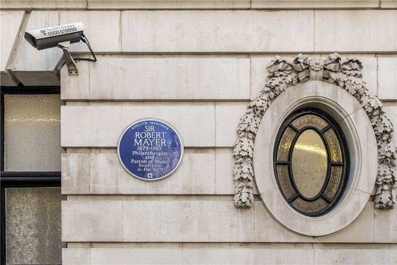 2 bedroom flat, Mansfield Street, London W1G - Available