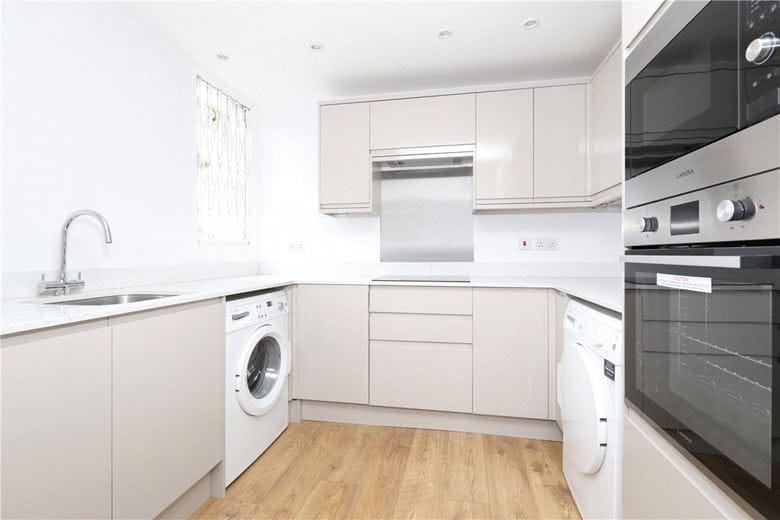 2 bedroom flat, Wimpole Street, London W1G - Available