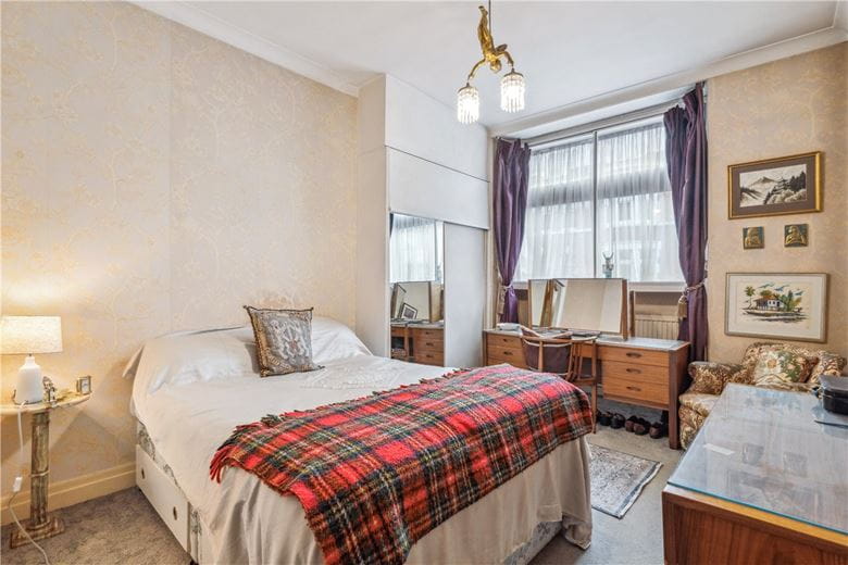 3 bedroom flat, New Cavendish Street, London W1G - Available