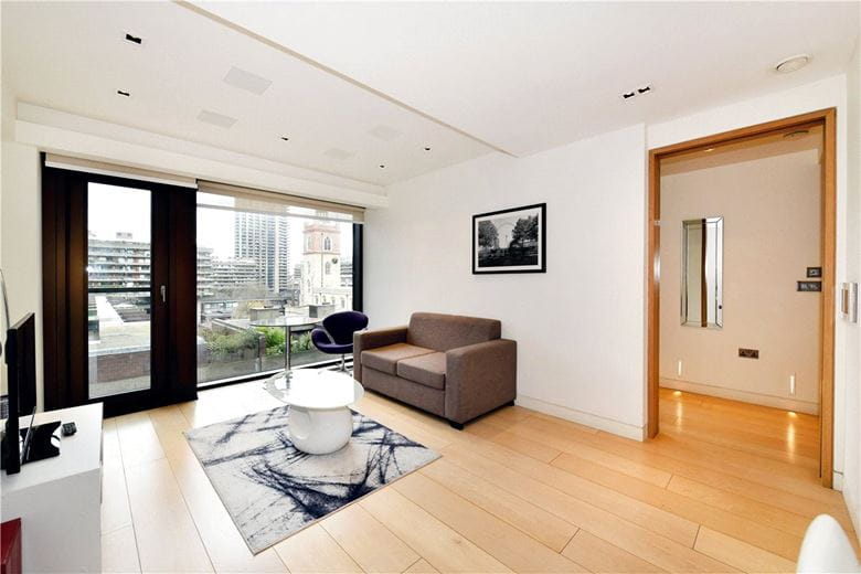 1 bedroom flat, Wood Street, St Pauls EC2Y - Available