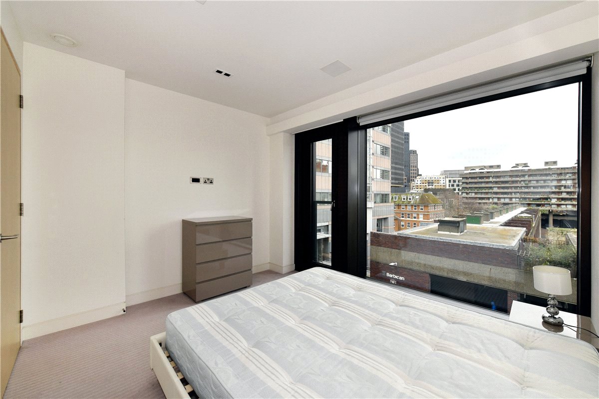 1 bedroom flat, Wood Street, St Pauls EC2Y - Available