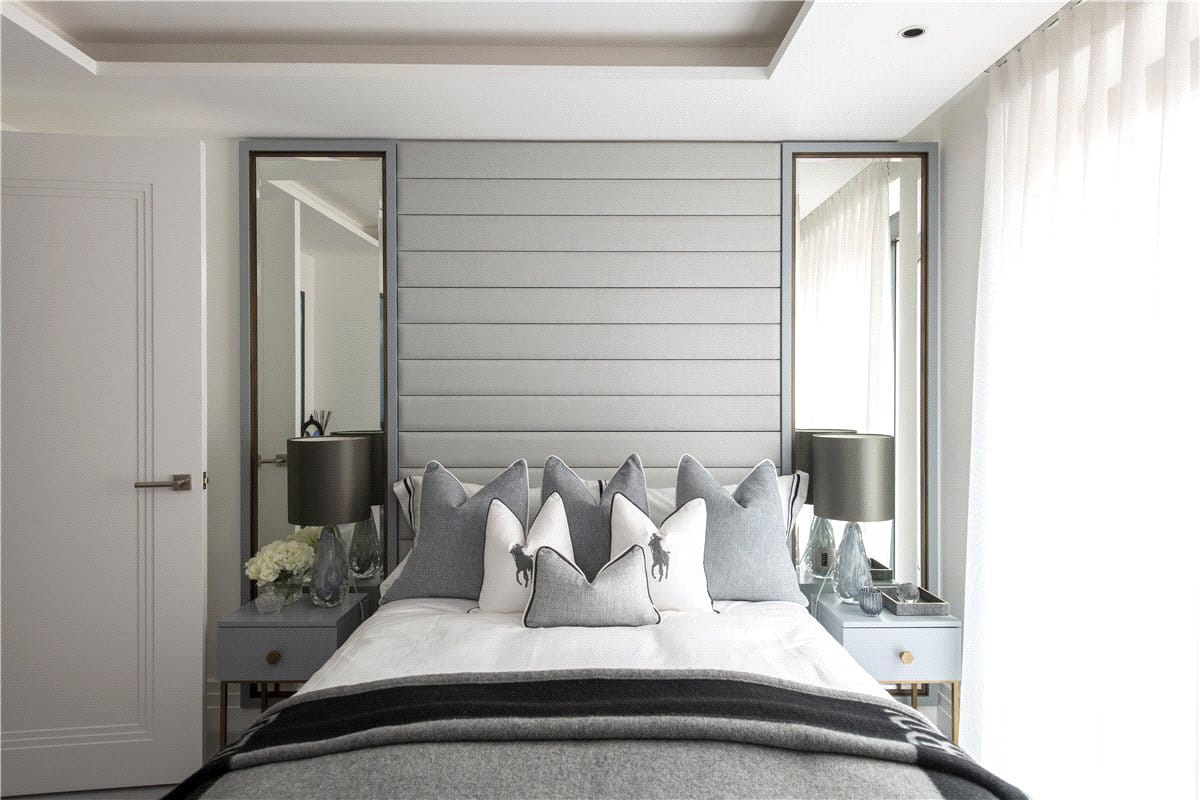 2 bedroom flat, Kensington Gardens Square, Bayswater W2 - Available