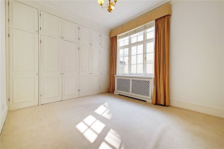 1 bedroom flat, Chesham Place, Belgravia SW1X - Let Agreed