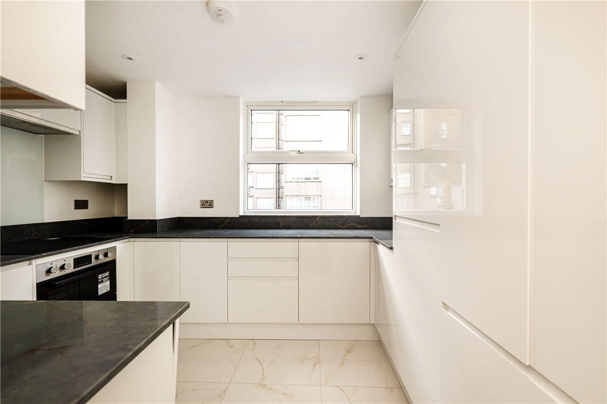 3 bedroom flat, William Mews, Belgravia SW1X - Available