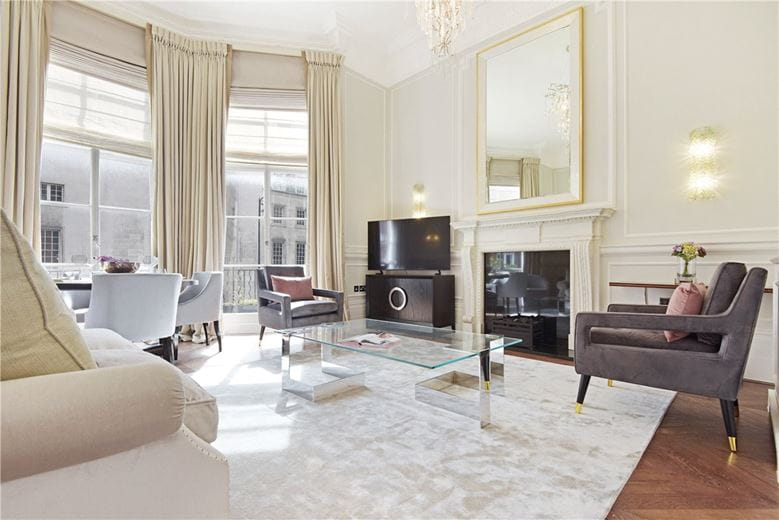 2 bedroom flat, Pont Street, Knightsbridge SW1X - Available