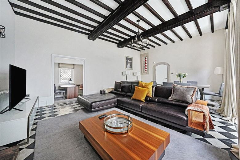 3 bedroom flat, Chelsea Embankment, Chelsea SW3 - Let Agreed