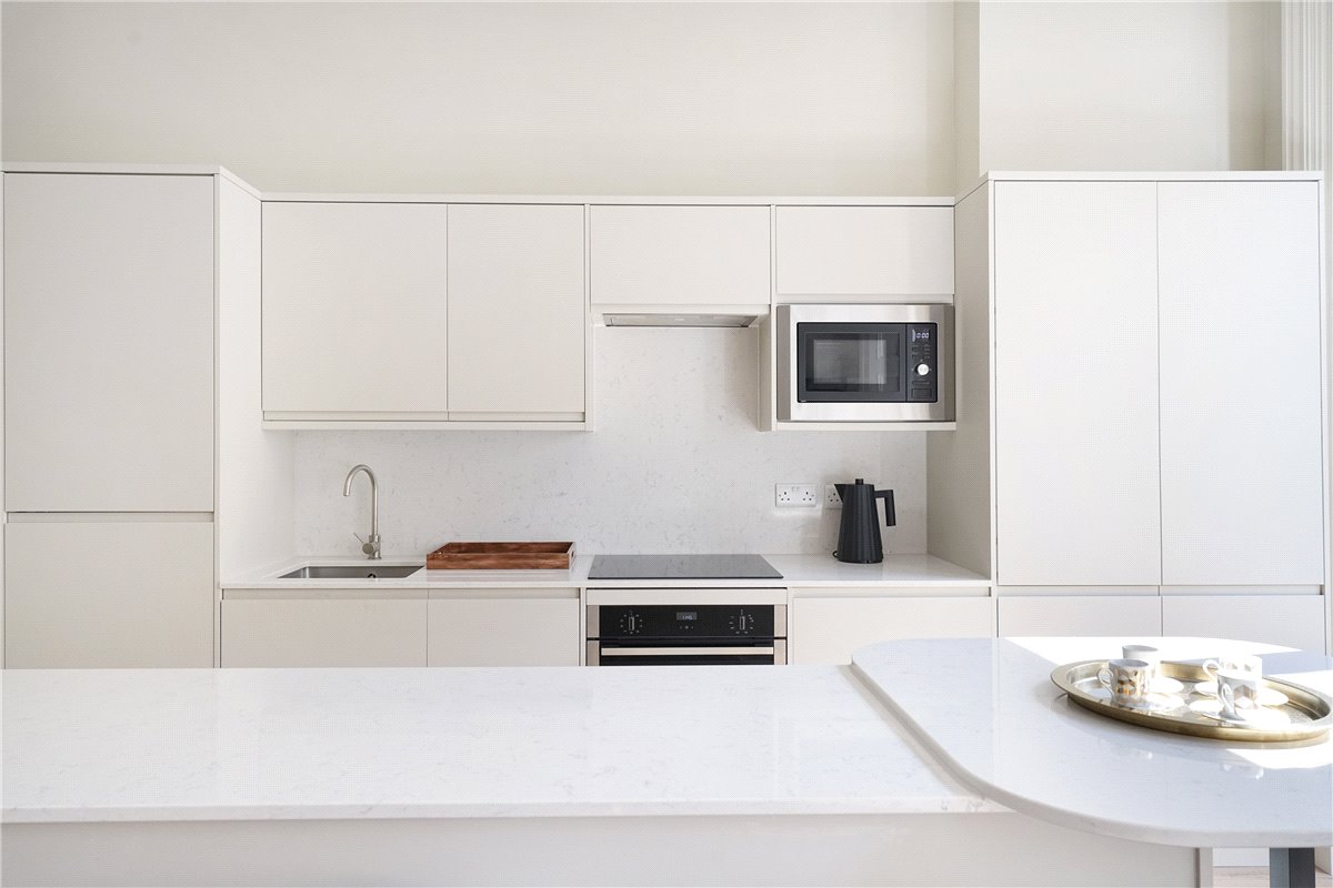 4 bedroom flat, Beaufort Gardens, Knightsbridge SW3 - Let Agreed