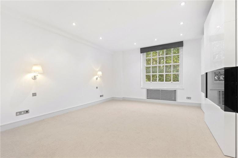 2 bedroom flat, Lowndes Square, Belgravia SW1X - Available
