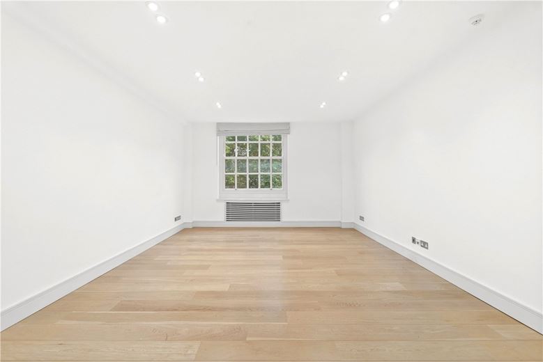 2 bedroom flat, Lowndes Square, Belgravia SW1X - Available