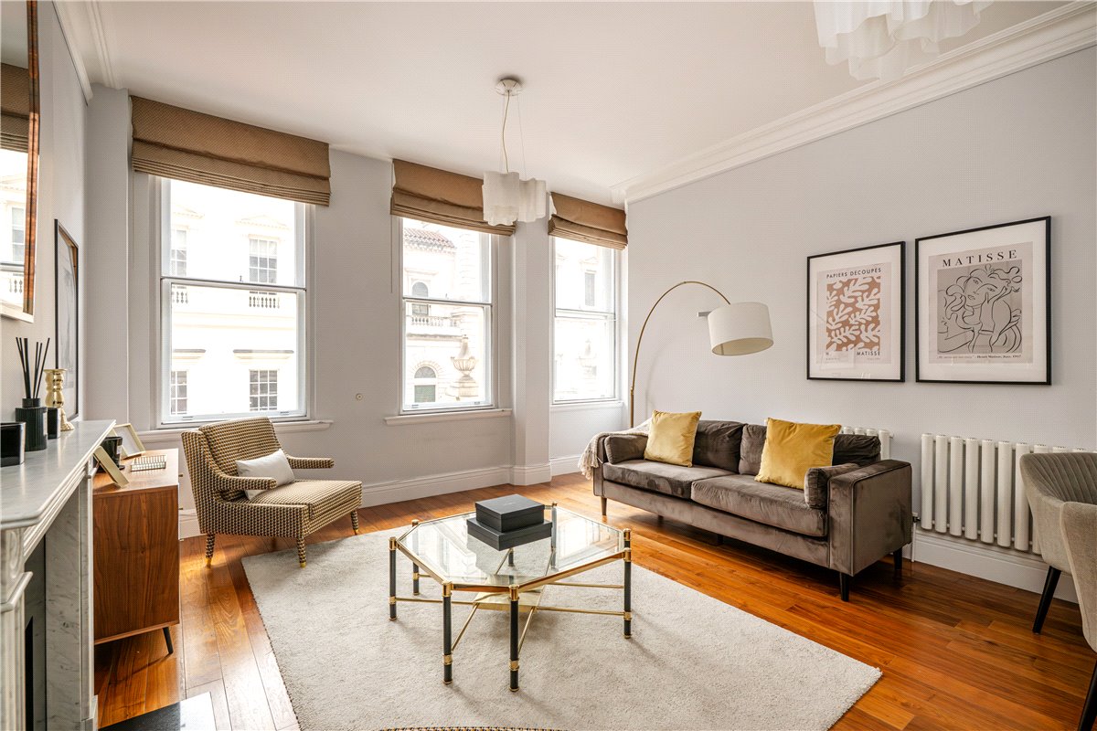 1 bedroom flat, Pall Mall, St James`s SW1Y