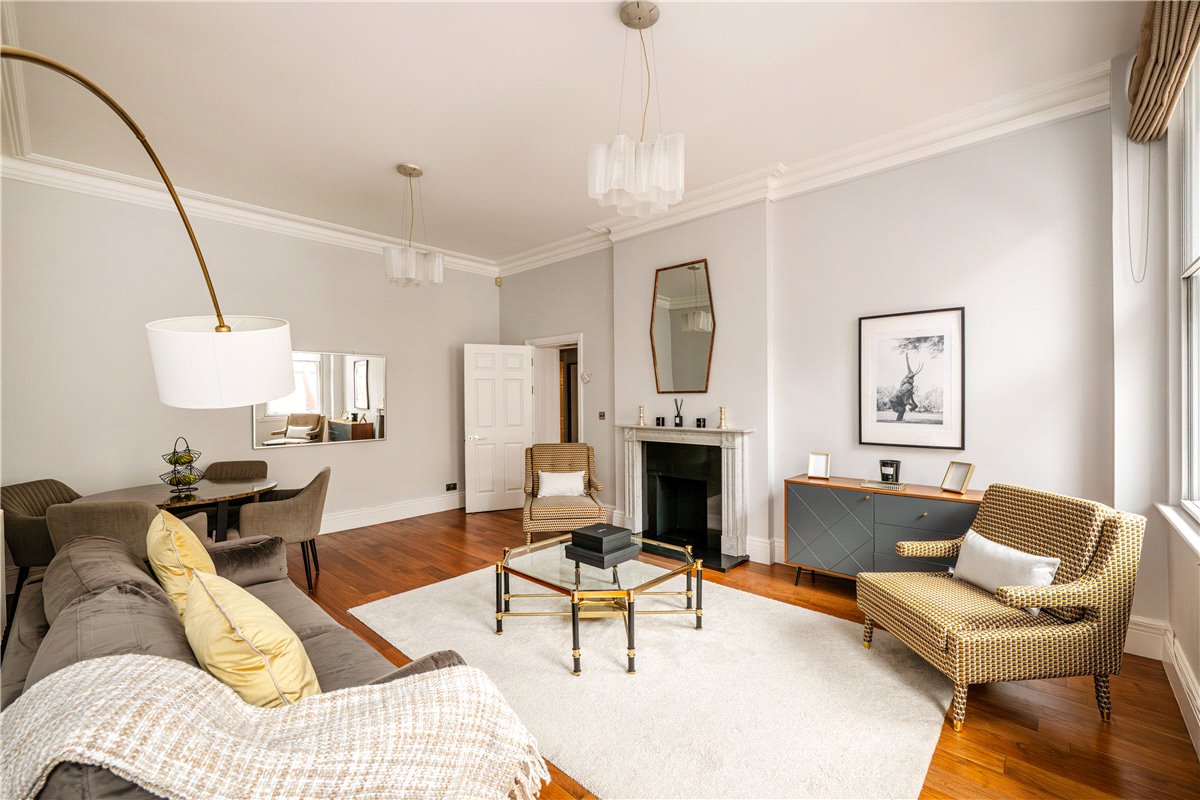 1 bedroom flat, Pall Mall, St James`s SW1Y
