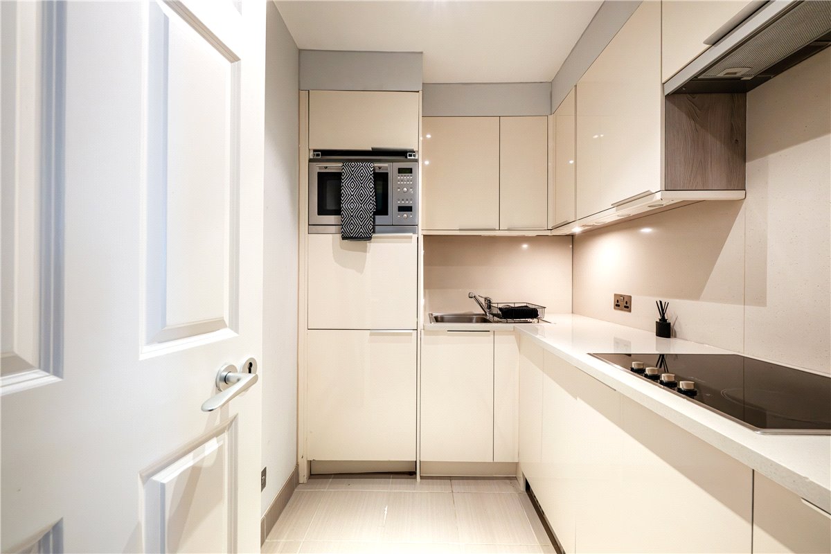 1 bedroom flat, Pall Mall, St James`s SW1Y