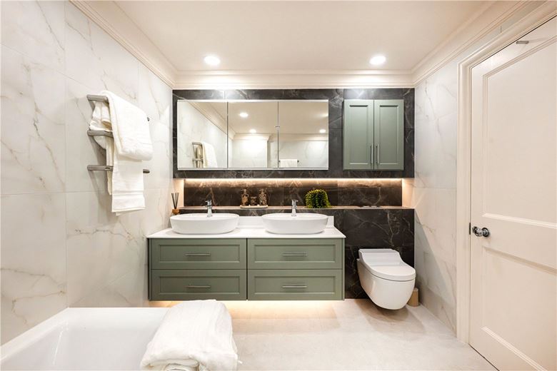 3 bedroom house, Woods Mews, Mayfair W1K - Available
