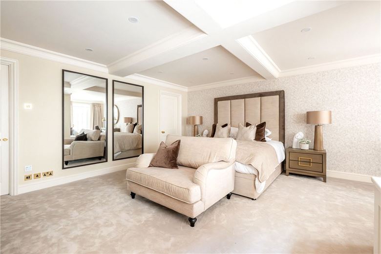 3 bedroom house, Woods Mews, Mayfair W1K - Available