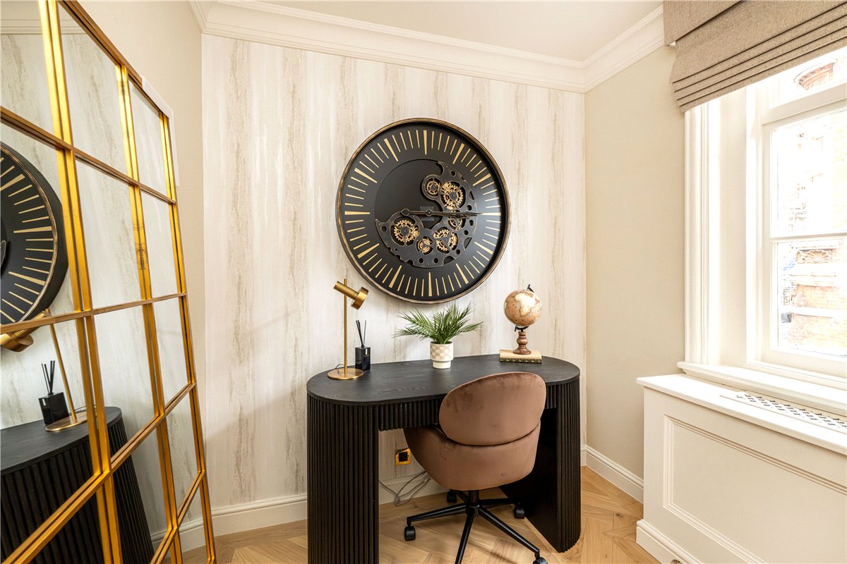 3 bedroom house, Woods Mews, Mayfair W1K - Available