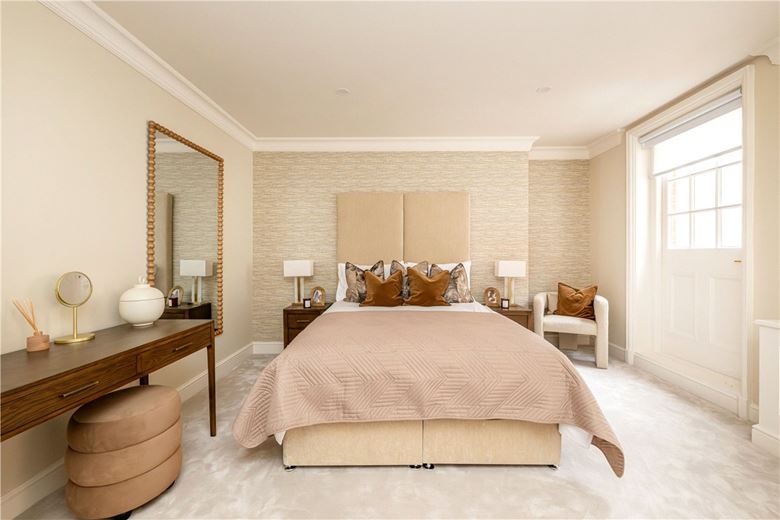 3 bedroom house, Woods Mews, Mayfair W1K - Available