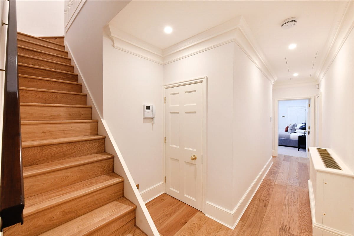 2 bedroom flat, Park Street, Mayfair W1K - Available