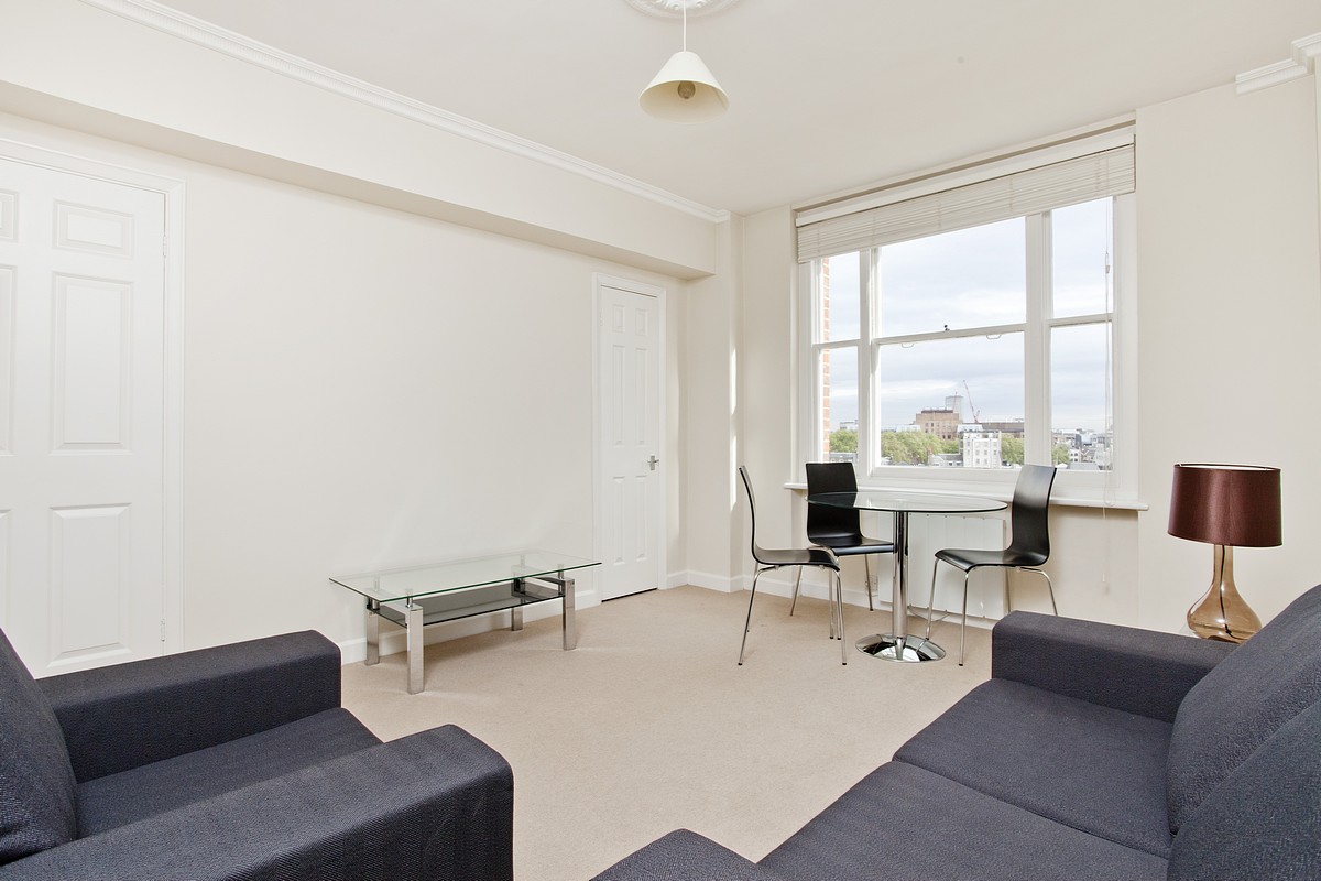 1 bedroom flat, Hill Street, Mayfair W1J - Available