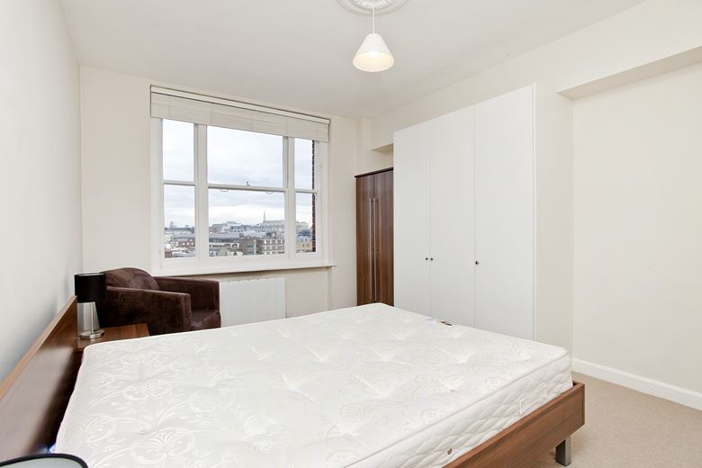 1 bedroom flat, Hill Street, Mayfair W1J - Available