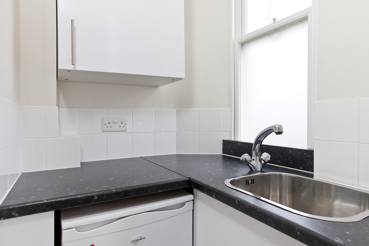 1 bedroom flat, Hill Street, Mayfair W1J - Available