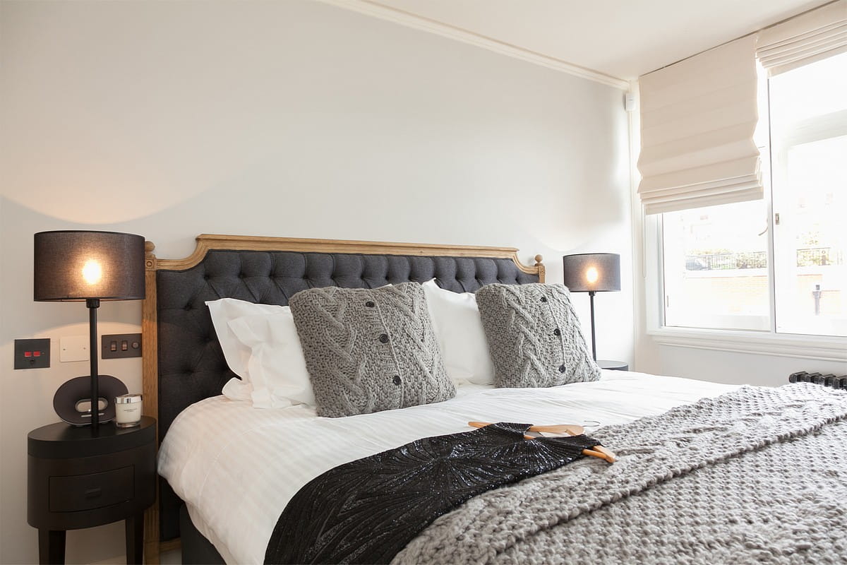 2 bedroom flat, North Audley Street, Mayfair W1K - Available