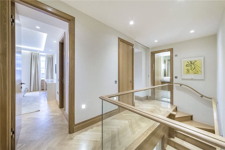 3 bedroom flat, Upper Grosvenor Street, Mayfair W1K - Available