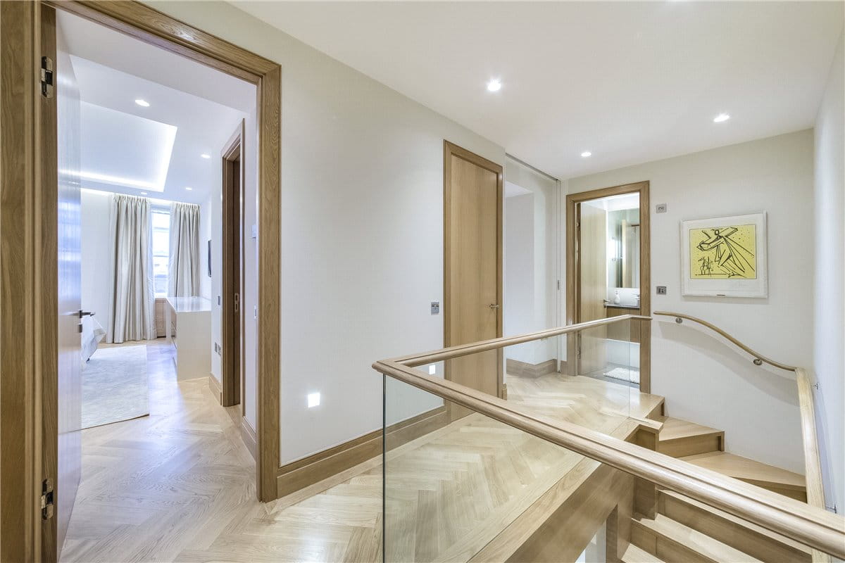 3 bedroom flat, Upper Grosvenor Street, Mayfair W1K - Available