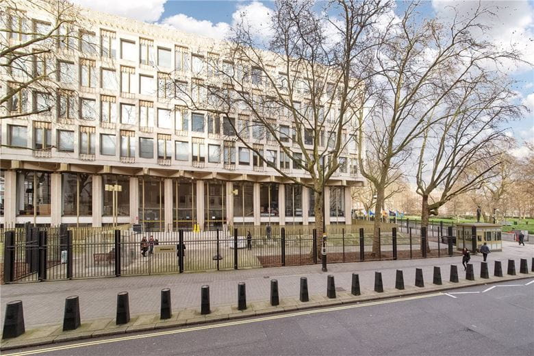 3 bedroom flat, Upper Grosvenor Street, Mayfair W1K - Available