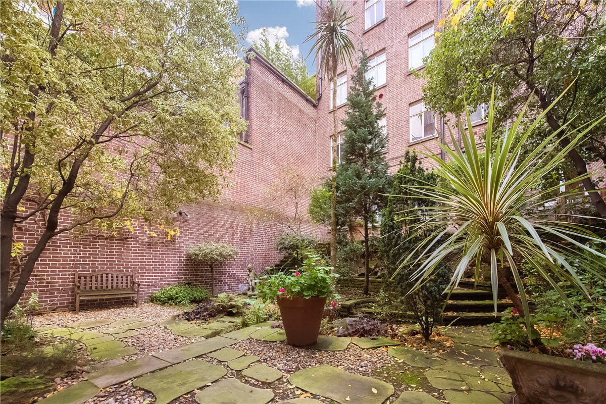 3 bedroom flat, Upper Grosvenor Street, Mayfair W1K - Available
