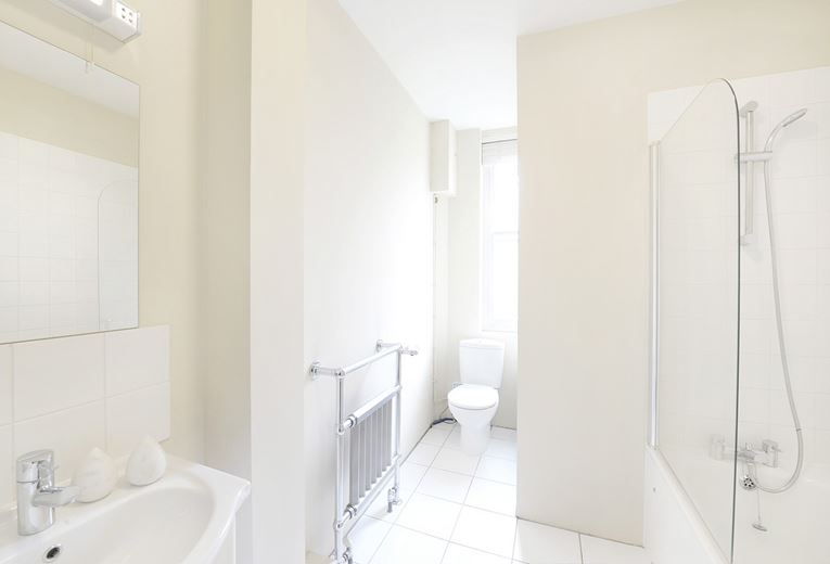 1 bedroom flat, Hill Street, Mayfair W1J - Available