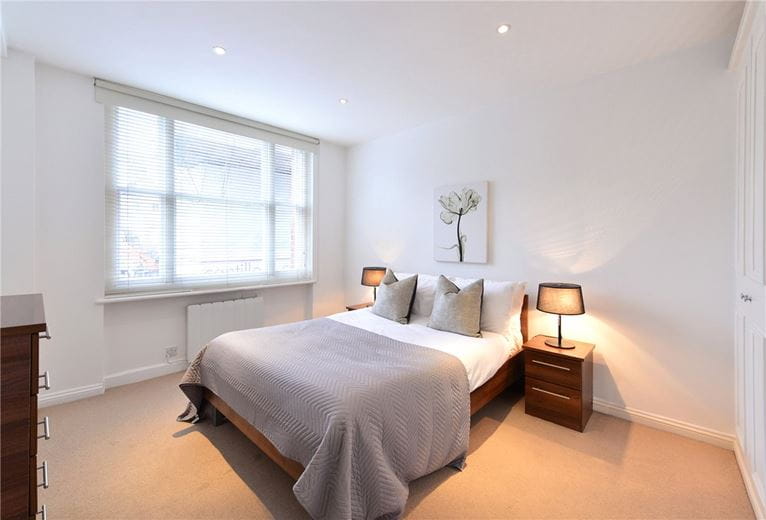 1 bedroom flat, Hill Street, Mayfair W1J - Available