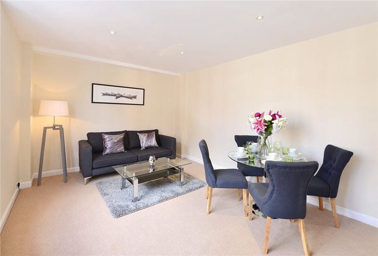 1 bedroom flat, Hill Street, Mayfair W1J - Available