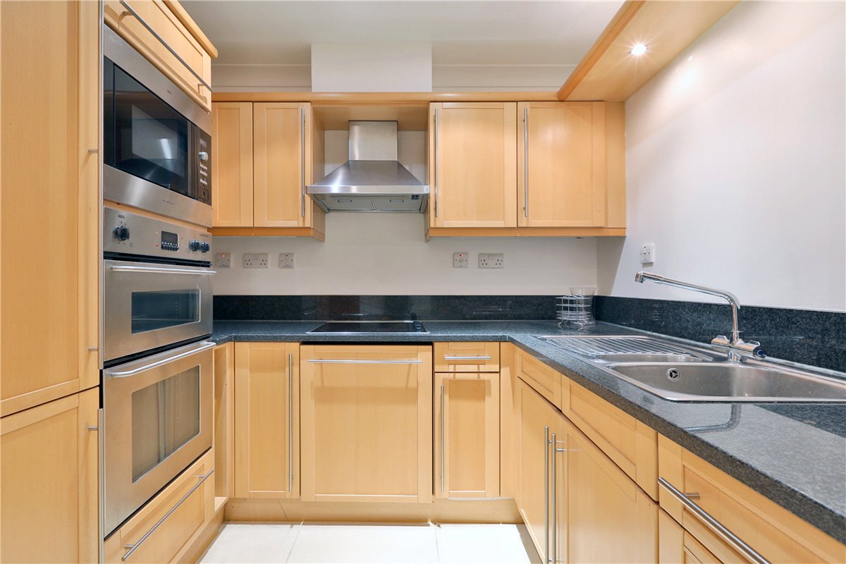 2 bedroom flat, Dover Street, Mayfair W1S - Available