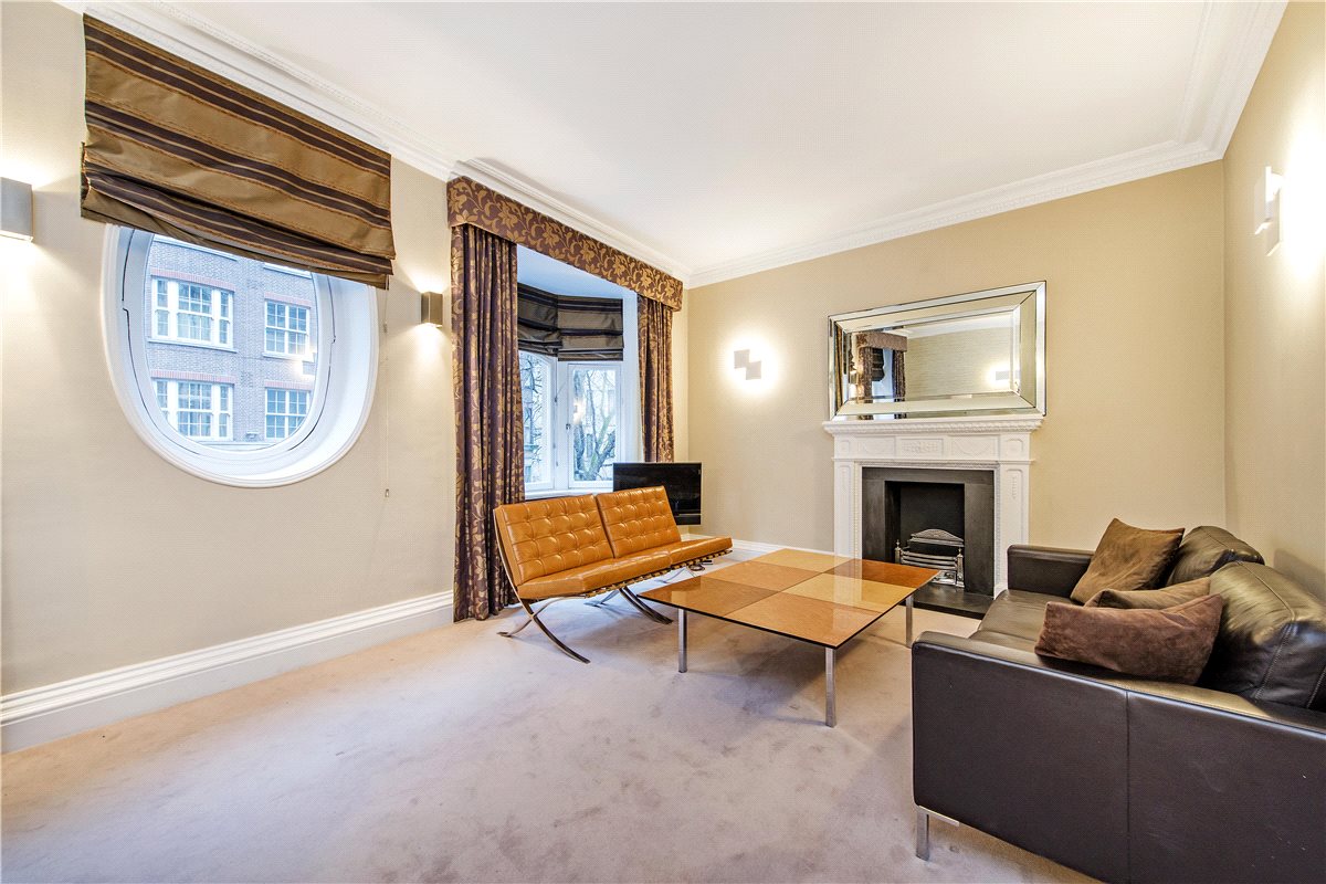 2 bedroom flat, Berkeley Street, Mayfair W1J - Available