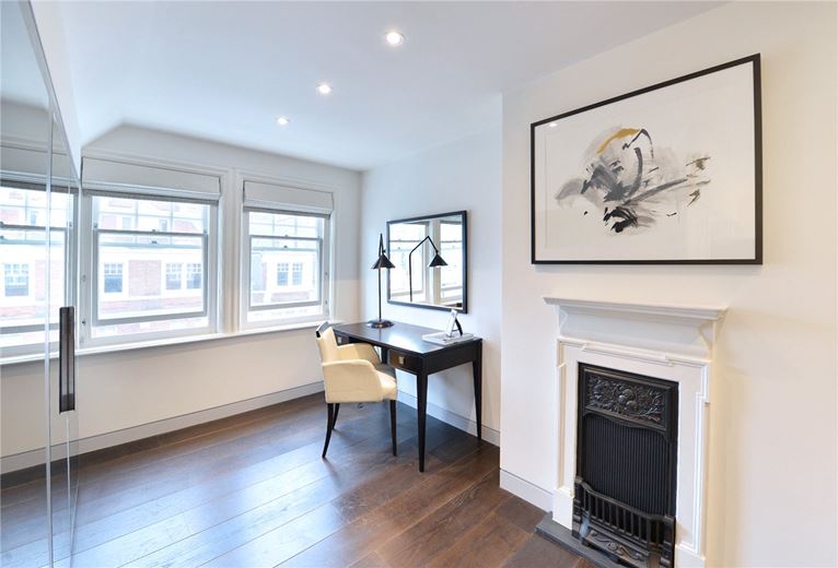 2 bedroom flat, Duke Street, Mayfair W1K - Available