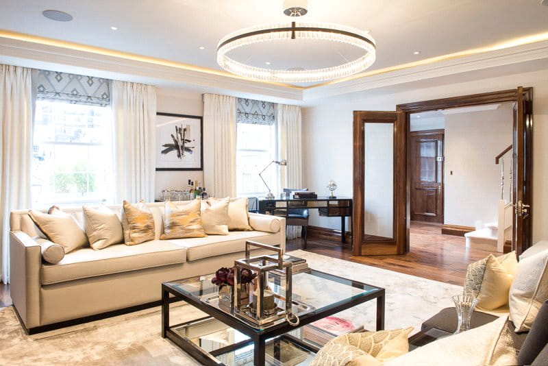2 bedroom flat, Grosvenor Hill, Mayfair W1K - Available