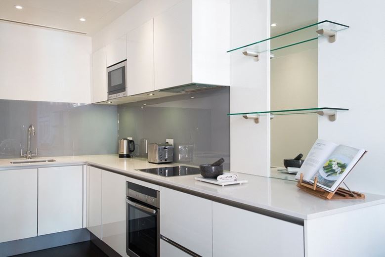 2 bedroom flat, Green Street, Mayfair W1K - Available
