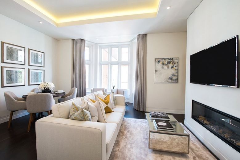 2 bedroom flat, Green Street, Mayfair W1K - Available